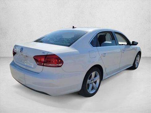 Used 2012 Volkswagen Passat 2.5 SE image 5