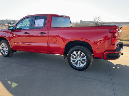 Used 2023 Chevrolet Silverado 1500 Custom image 5