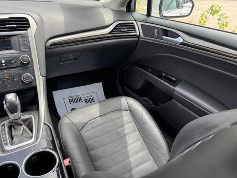 Used 2014 Ford Fusion SE w/ Equipment Group 202A image 22