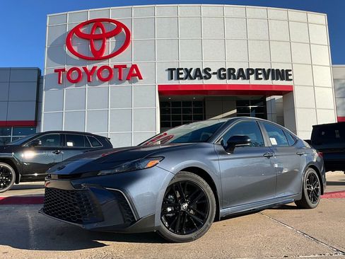 New 2026 Toyota Camry SE image 2