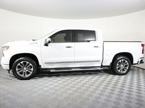 Used 2024 Chevrolet Silverado 1500 High Country w/ Technology Package AWD/4WD image 2