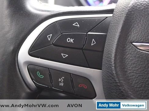 Used 2016 Chrysler 300 C image 30