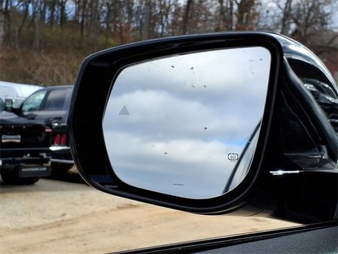 New 2025 Jeep Grand Cherokee Altitude image 18