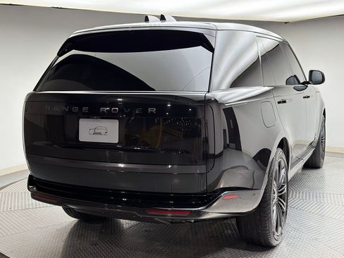 Used 2024 Land Rover Range Rover Long Wheelbase Autobiography image 3