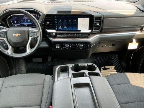 Used 2024 Chevrolet Silverado 1500 LT AWD/4WD image 11