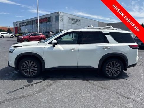 Certified 2024 Nissan Pathfinder SL w/ SL Premium Package AWD/4WD image 5
