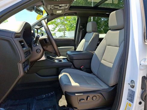 Used 2022 Chevrolet Tahoe Z71 w/ Luxury Package AWD/4WD image 14