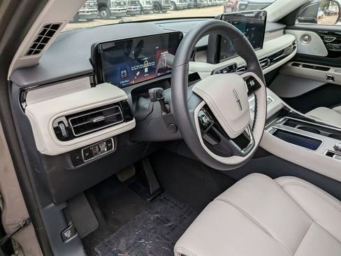 New 2026 Lincoln Aviator Reserve w/ Luxury Package image 13