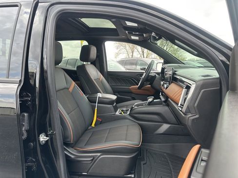 Used 2024 GMC Canyon AT4 w/ Canyon Safety Plus Package AWD/4WD image 24