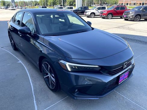 Used 2024 Honda Civic Touring image 4