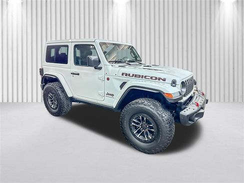 Used 2025 Jeep Wrangler Rubicon AWD/4WD image 2