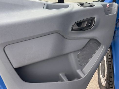 Used 2019 Ford Transit 250 148 Medium Roof image 18