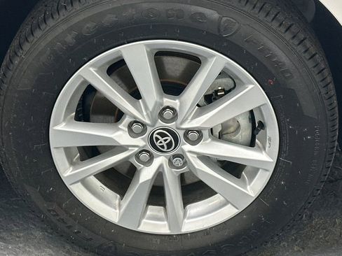 Used 2025 Toyota Camry LE w/ Convenience Package AWD/4WD image 18