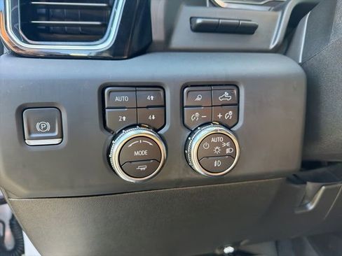 Used 2024 GMC Sierra 2500 Denali Ultimate image 12