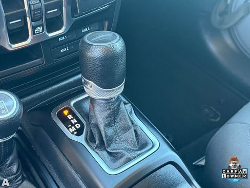 Used 2022 Jeep Gladiator Sport image 23