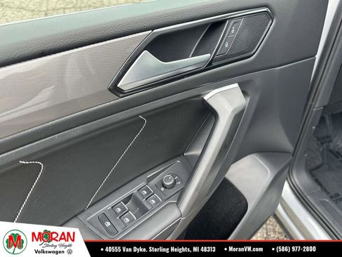 Certified 2023 Volkswagen Tiguan SE w/ Panoramic Sunroof Package AWD/4WD image 19