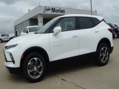 Used 2025 Chevrolet Blazer LT FWD image 1