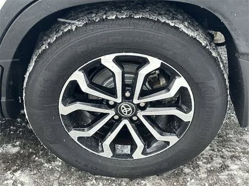 Used 2024 Toyota Corolla Cross S image 5