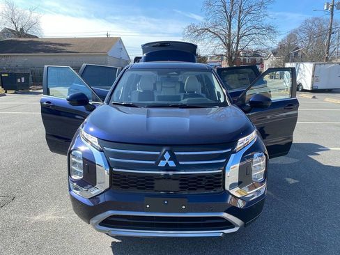 New 2025 Mitsubishi Outlander SE image 30