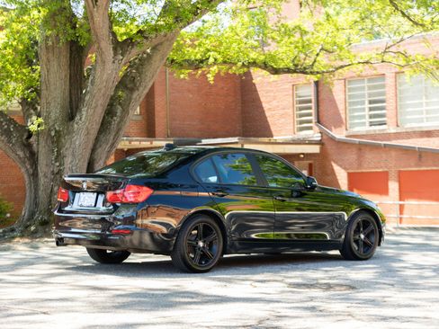 Used 2014 BMW 320i Sedan RWD image 8