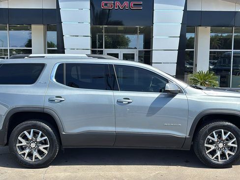 Certified 2023 GMC Acadia SLE w/ Driver Convenience Package FWD image 8