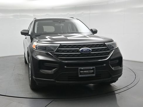 Certified 2022 Ford Explorer XLT RWD image 44