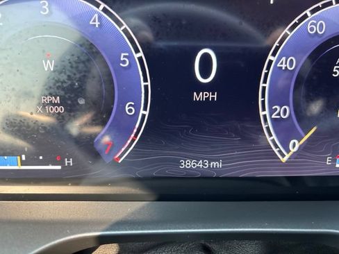 Used 2023 Jeep Grand Cherokee L Limited AWD/4WD image 23