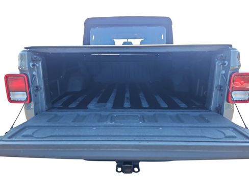 Used 2022 Jeep Gladiator Mojave w/ Cold Weather Group AWD/4WD image 30