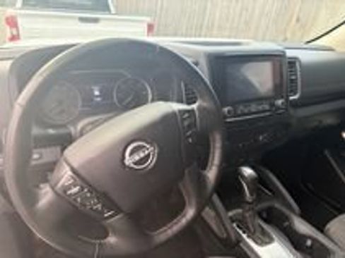 Used 2022 Nissan Frontier SV AWD/4WD image 7