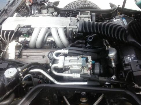 Used 1990 Chevrolet Corvette Convertible RWD image 17