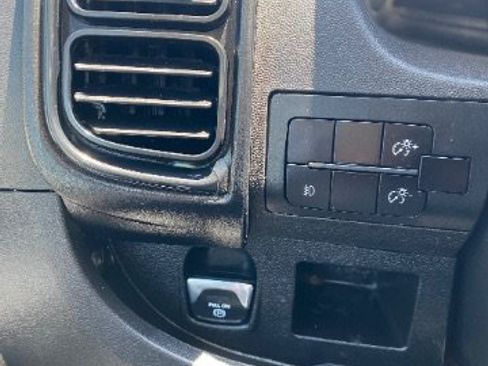 Used 2024 RAM ProMaster 2500 w/ Convenience Group FWD image 16