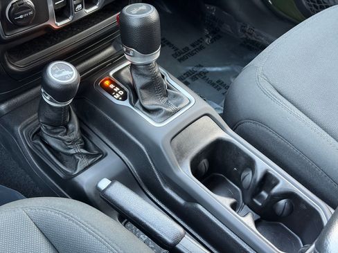 Used 2021 Jeep Wrangler Unlimited Sport image 19