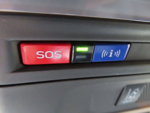 Used 2023 Subaru Crosstrek 2.0i Premium image 10