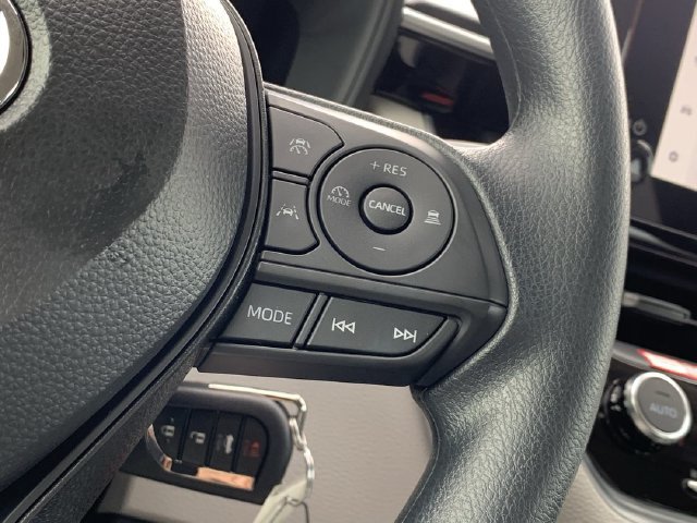 Used 2026 Toyota Corolla LE FWD image 23