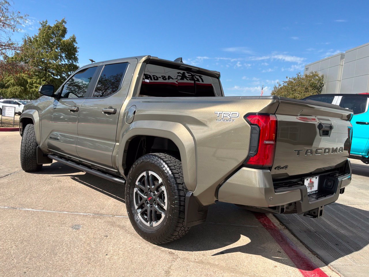 Used 2026 Toyota Tacoma TRD Sport w/ TRD Sport Upgrade Package AWD/4WD image 8