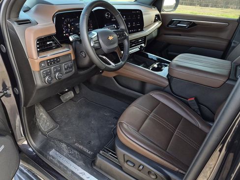 Used 2025 Chevrolet Tahoe High Country w/ Sun And Tow Package image 12