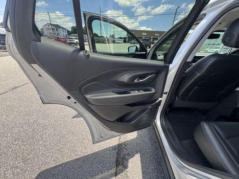 Used 2019 GMC Terrain SLT w/ Preferred Package FWD image 8