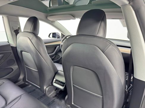 Used 2023 Tesla Model 3 Standard Range image 37