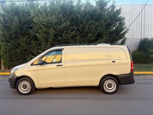 Used 2016 Mercedes-Benz Metris Cargo 3dr Mini Van image 11