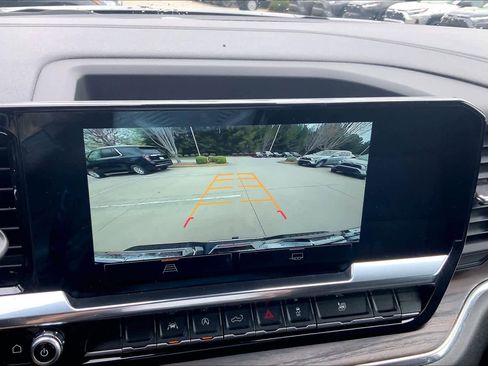 Used 2025 GMC Sierra 1500 SLT image 28