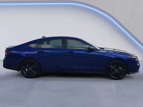 Used 2024 Honda Accord Sport image 7