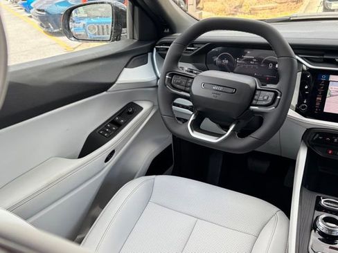 New 2026 Jeep Cherokee Limited image 33