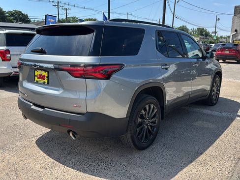Used 2023 Chevrolet Traverse RS AWD/4WD image 5
