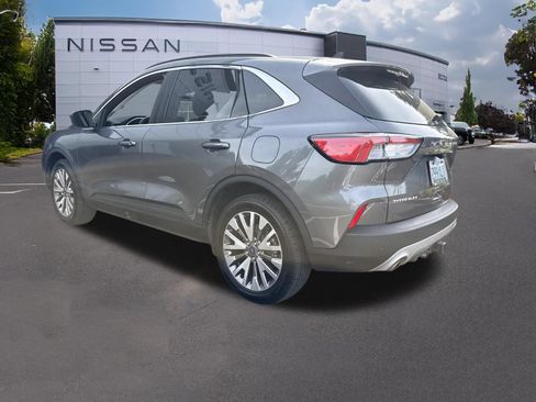 Used 2022 Ford Escape Titanium w/ Class II Trailer Tow Package AWD/4WD image 4