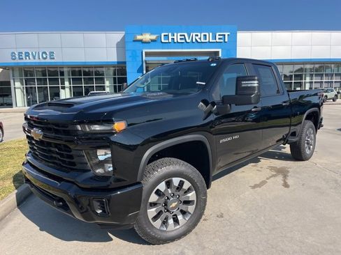 New 2026 Chevrolet Silverado 2500 Custom w/ Custom Value Package image 2