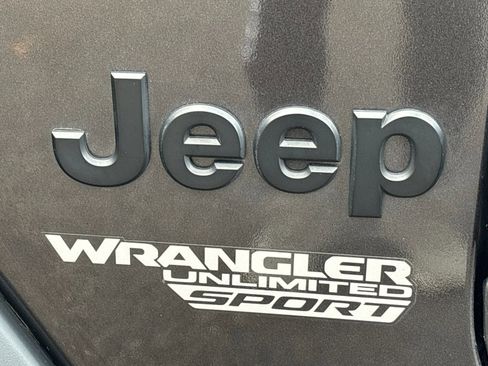 Used 2021 Jeep Wrangler Unlimited Sport S image 28