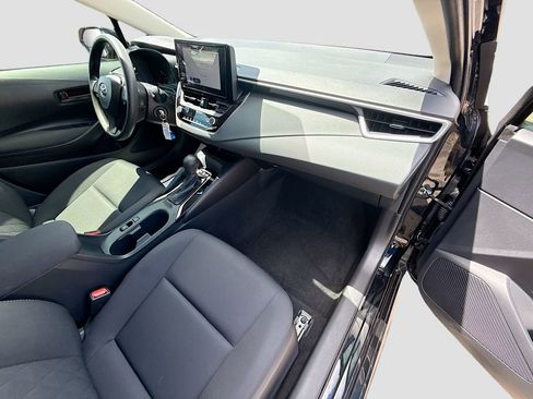 Used 2024 Toyota Corolla LE FWD image 32