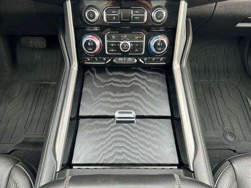Used 2023 GMC Yukon XL Denali AWD/4WD image 21