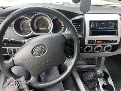 Used 2011 Toyota Tacoma 2WD Regular Cab image 6