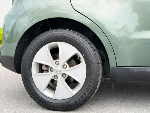 Used 2014 Kia Soul FWD image 12